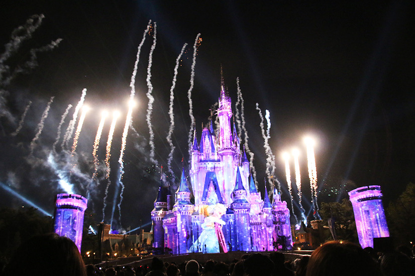 ディズニー アナ雪の季節到来 一夜限りのセレモニーでアナ エルサがパークに降臨 5枚目の写真 画像 Cinemacafe Net