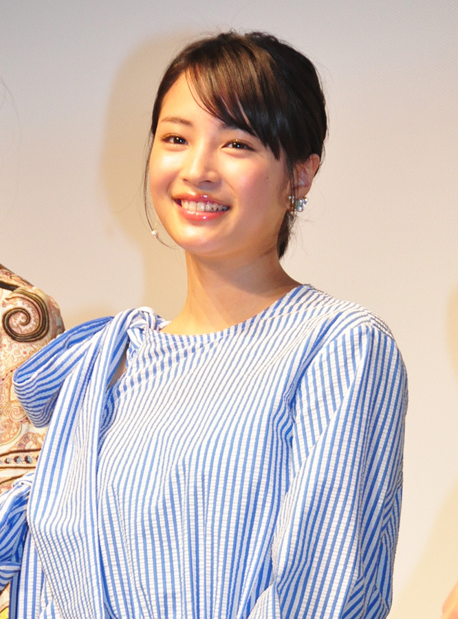 広瀬すず 中条あやみ 美しすぎる素顔を公開 櫻井 有吉the夜会 2枚目の写真 画像 Cinemacafe Net