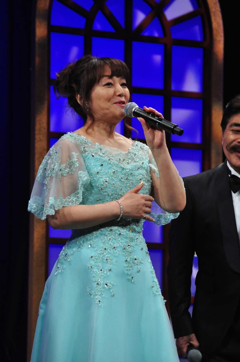 山崎育三郎 昆夏美ら 美女と野獣 日本語キャストが生歌とダンスで魅了 13枚目の写真 画像 Cinemacafe Net