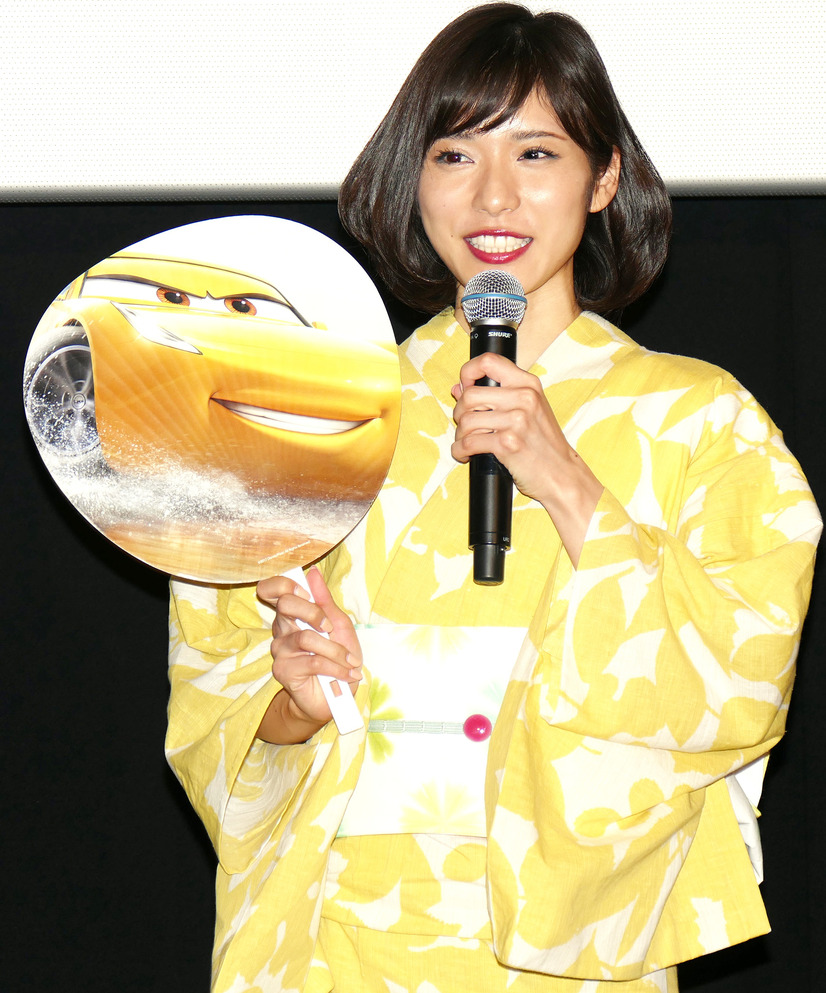 松岡茉優 藤森慎吾 カーズ クロスロード マックィーン役声優と対面し感激 2枚目の写真 画像 Cinemacafe Net
