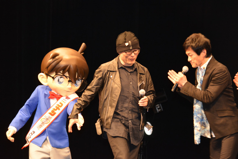 博多大吉 あさイチ でコナン紹介 原作者 青山剛昌がサプライズ登場 9枚目の写真 画像 Cinemacafe Net