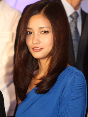 黒木メイサ 鮮やかなブルードレスで登場 理系女子に期待の眼差し 4枚目の写真 画像 Cinemacafe Net