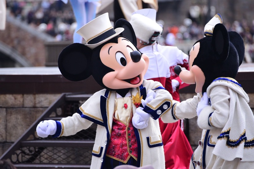 ディズニー シーでもイッツ クリスマスタイム 魅惑のレビューショー公演 3枚目の写真 画像 Cinemacafe Net