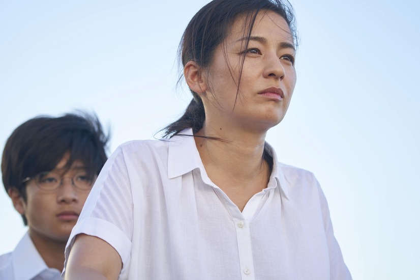 尾野真千子が乳首出しヌードを披露！【画像】「私の乳首どうや？」4年ぶりの主演映画で… | ぐるぐるアンテナ