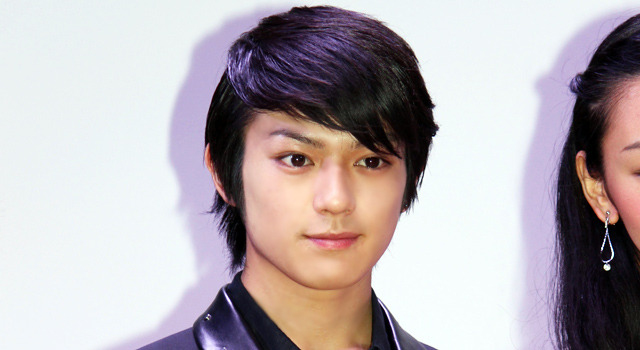 千葉真一 イケメン過ぎる17歳息子 真剣佑 をお披露目 Cinemacafe Net