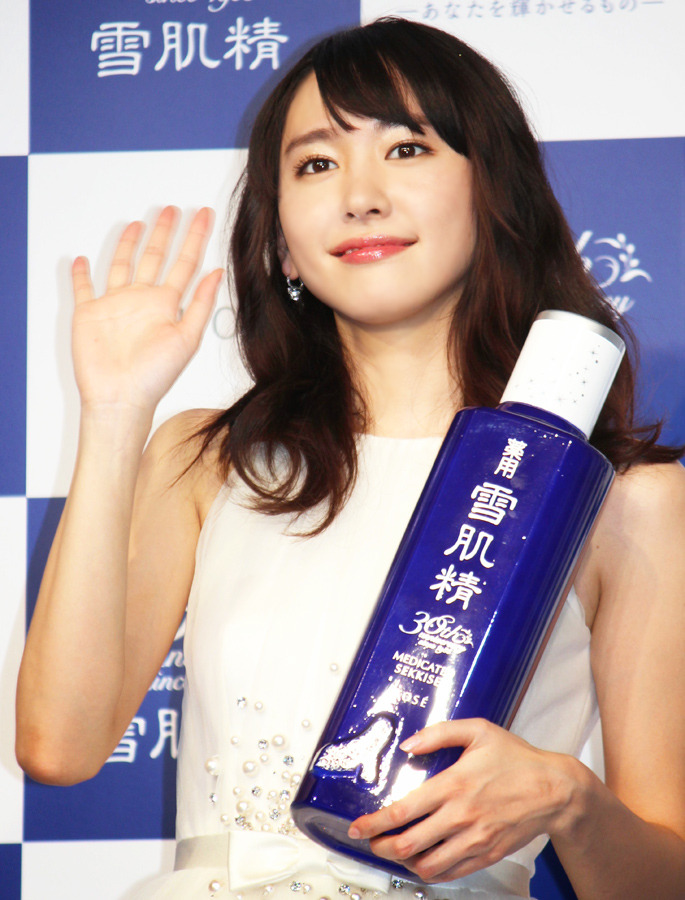 新垣結衣 ディズニー実写 シンデレラ 雪肌精コラボの 顔 に Cinemacafe Net