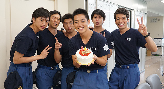 工藤阿須加 佐藤隆太 山田親太朗からの誕生日サプライズに大感激 Cinemacafe Net