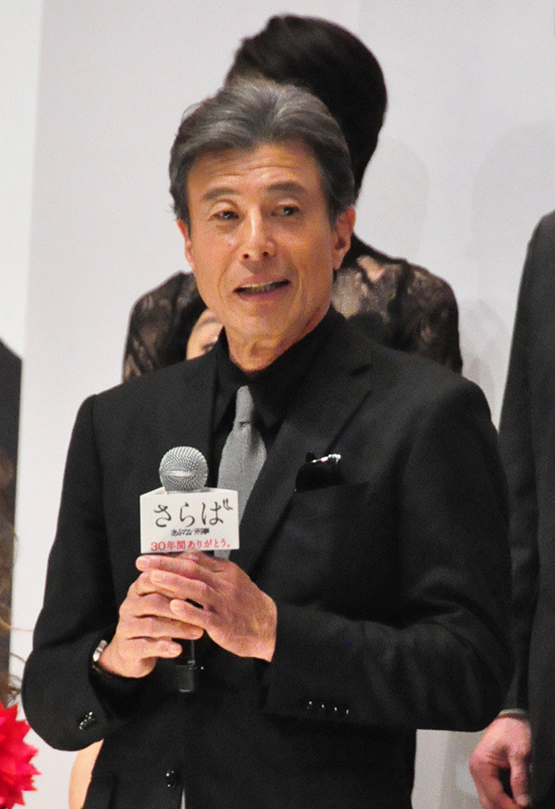 舘ひろし 号泣の木の実ナナのために 泣かないで 歌う Cinemacafe Net
