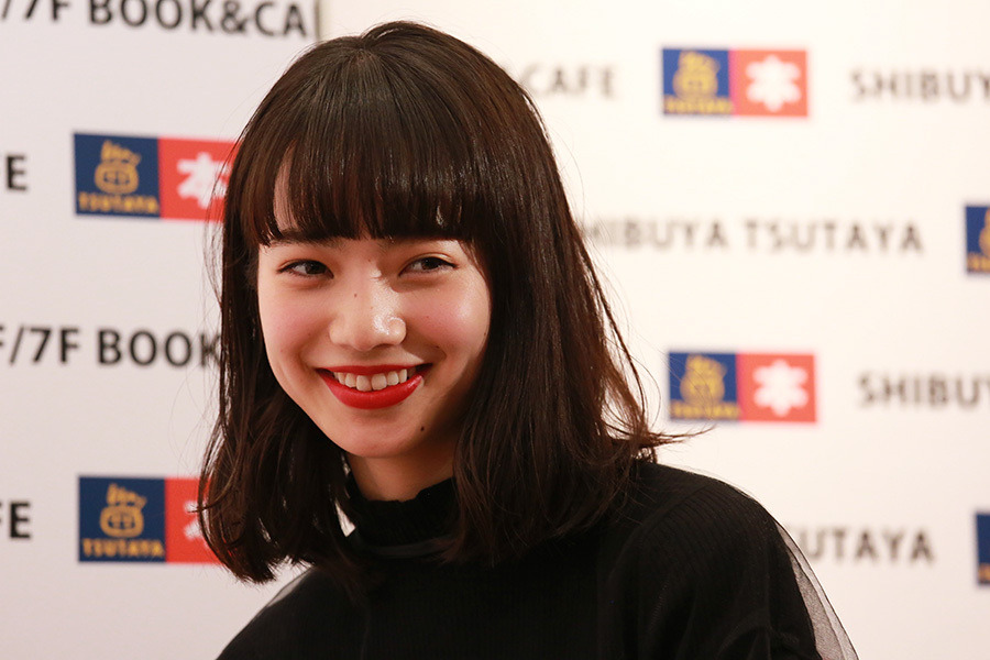 小松菜奈 プラベートと仕事を両立させていきたい 1st写真集発売 Cinemacafe Net