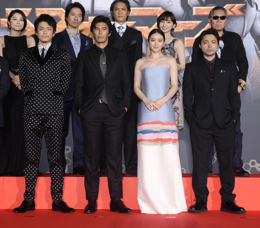 伊藤英明 山下智久らキャストと生電話 テラフォーマーズ 初日舞台挨拶が決定 Cinemacafe Net