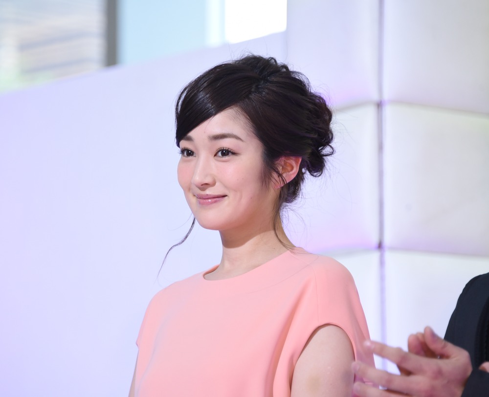 Smap稲垣吾郎 不倫 に セクシー で反撃 結婚したい人には高梨臨を選択 Cinemacafe Net Smap稲垣吾郎 不倫 に セクシー で反撃 結婚したい人には高梨臨を選択 Cinemacafe Net