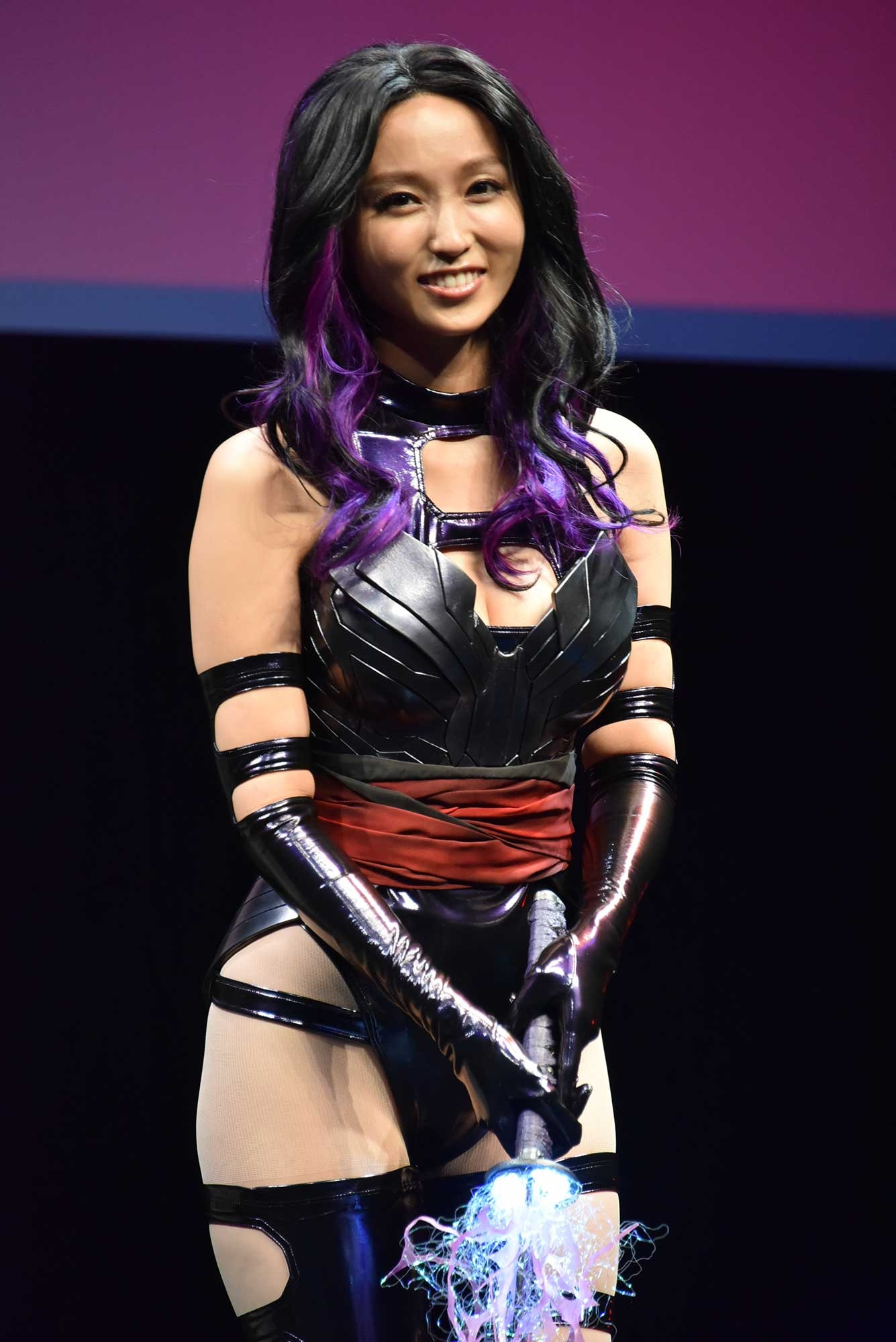 吉木りさ セクシー ハイレグ衣装で登場も熱愛質問には Xポーズ Cinemacafe Net 吉木りさ セクシー ハイレグ衣装で登場も熱愛質問には Xポーズ Cinemacafe Net