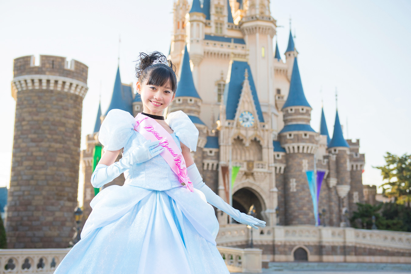 ディズニー 新 ビビディ バビディ ブティック 実写版 美女と野獣 公開日にオープン Cinemacafe Net ディズニー 新 ビビディ バビディ ブティック 実写版 美女と野獣 公開日にオープン Cinemacafe Net