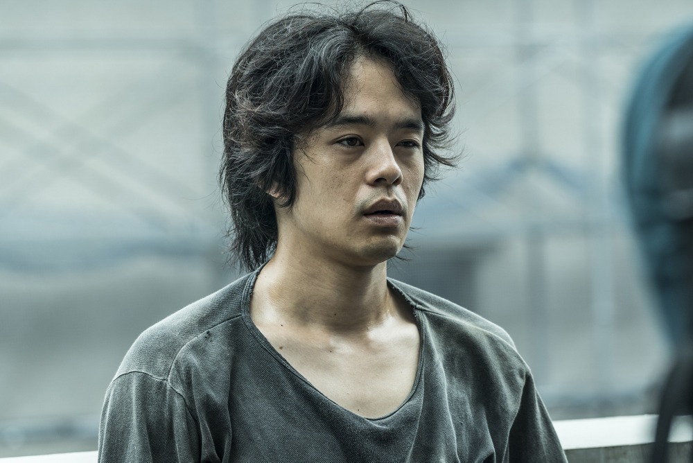 池松壮亮 松田龍平と初めてのガールズバーへ 映画 夜空はいつでも最高密度の青色だ 本編映像 Cinemacafe Net