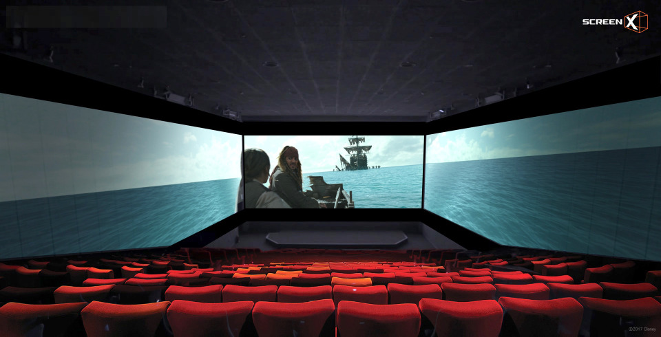 お台場に日本初の3面スクリーン登場 上映第1弾は パイレーツ オブ カリビアン Cinemacafe Net
