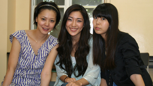 浅見れいな 長渕文音 穂のか 結婚コメディに興味津々で体当たり Cinemacafe Net