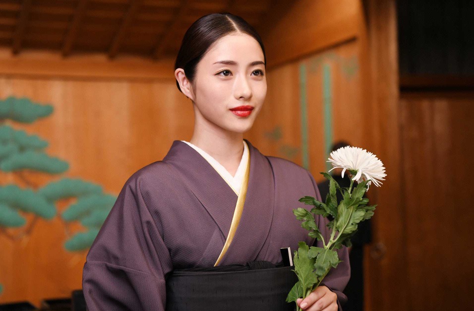 石原さとみ 高嶺の花 主題歌はエルヴィス プレスリー 直球な究極のラブソング Cinemacafe Net