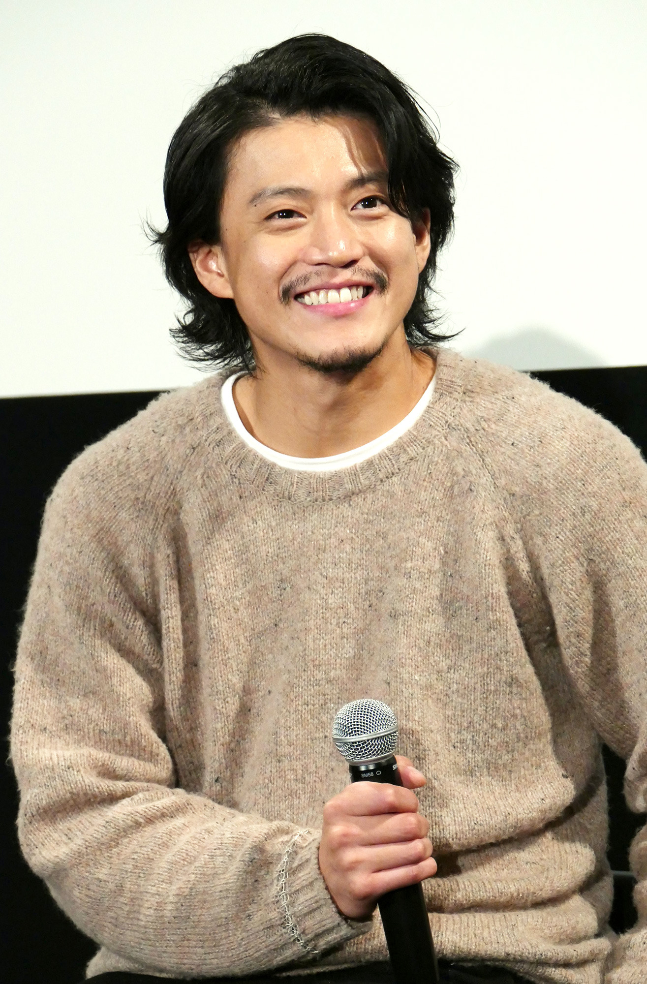 小栗旬 銀魂 菅田将暉 岡田将生との 謎の儀式 を明かす 夜な夜な脇毛を Cinemacafe Net