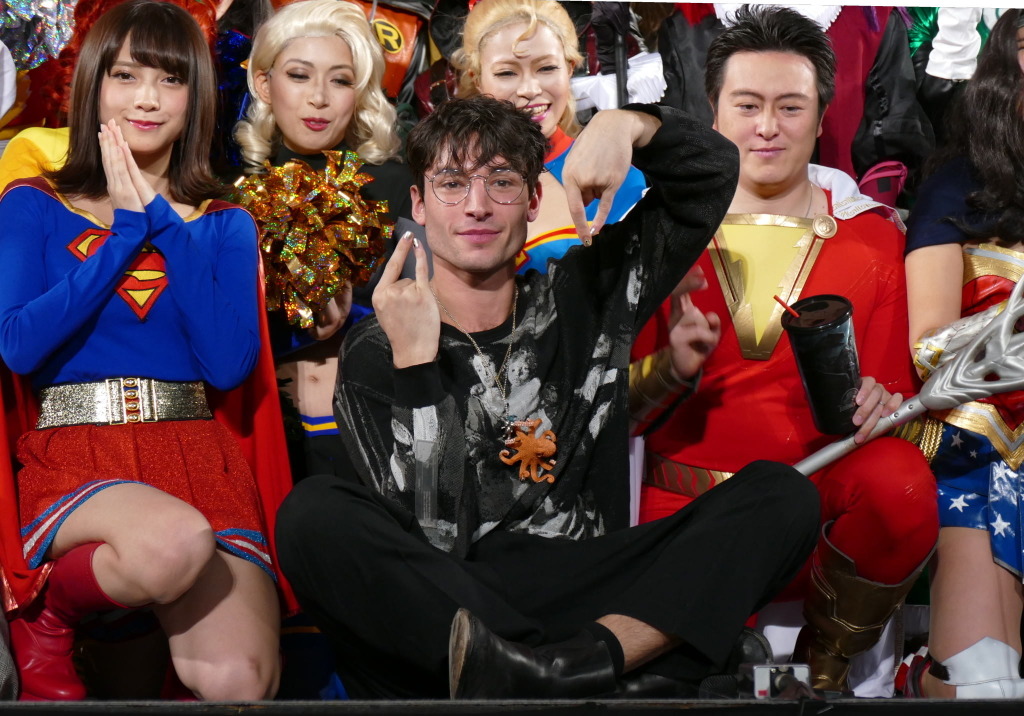 エズラ ミラー 東京コミコン18で オタク たちに激アツメッセージ Cinemacafe Net エズラ ミラー 東京コミコン18で オタク たちに激アツメッセージ Cinemacafe Net