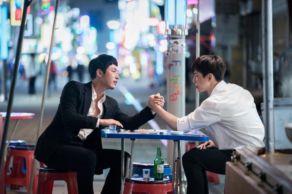 ジュノ 兄貴も好きだ チャン ヒョクとのブロマンスに注目 油っこいロマンス Cinemacafe Net