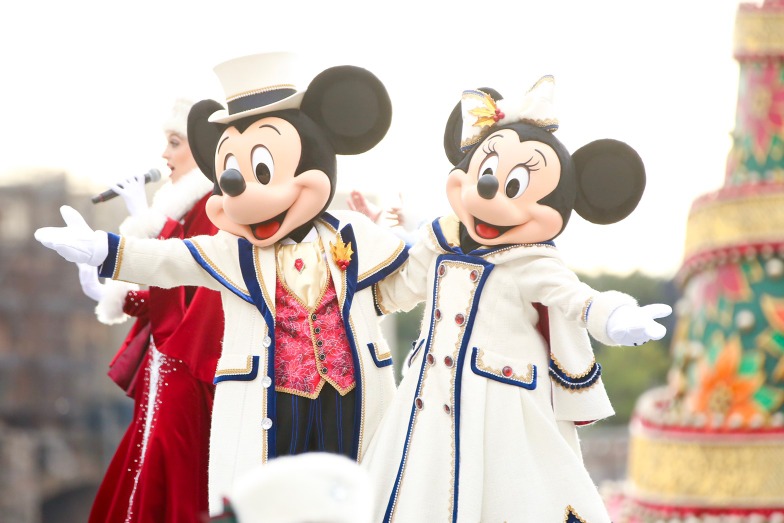 ディズニー シーでもイッツ クリスマスタイム 魅惑のレビューショー公演 Cinemacafe Net