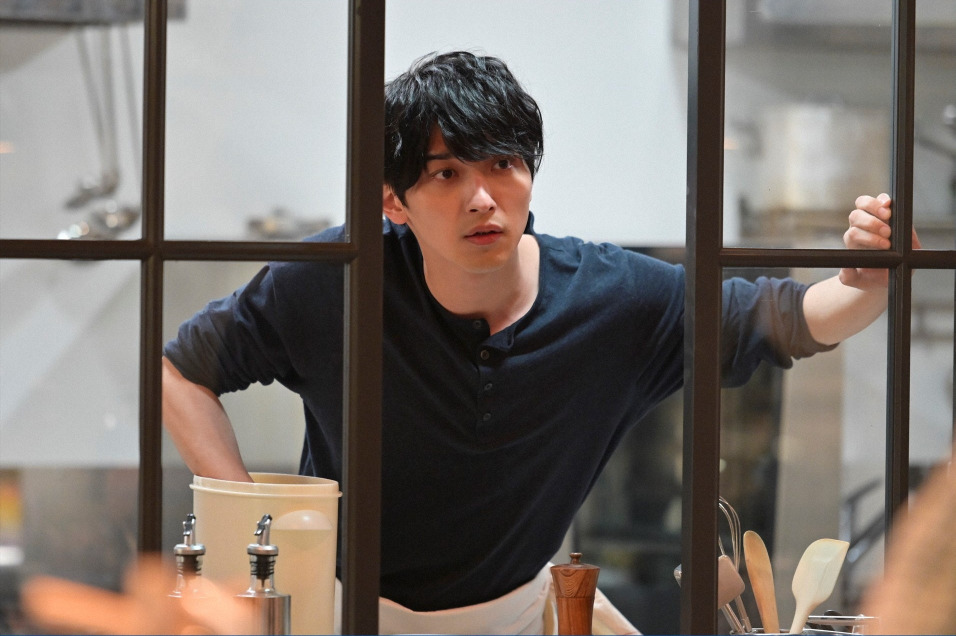 横浜流星 手繋ぎデジタルデトックス に歓喜の声多数 向井理 葉山 に心配の声も 着飾る恋には理由があって 3話 Cinemacafe Net