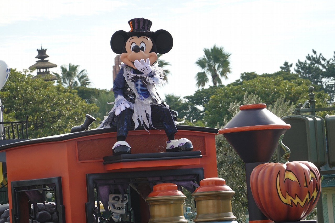 ディズニー ヴィランズたちの特別なパレードも Tdl 2年ぶりにフル仮装のゲストでにぎわう Cinemacafe Net ディズニー ヴィランズたちの特別なパレードも Tdl 2年ぶりにフル仮装のゲストでにぎわう Cinemacafe Net
