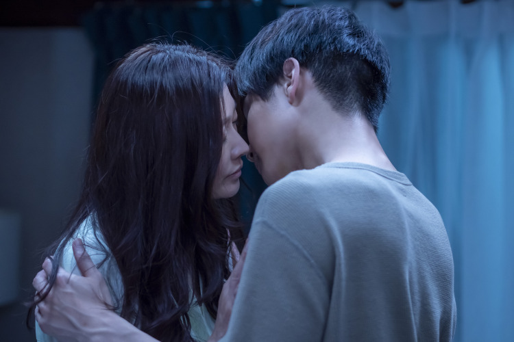 篠原涼子 まさに体当たりの挑戦 覚悟を決めて挑んだ大人の恋愛ドラマ 金魚妻 Cinemacafe Net