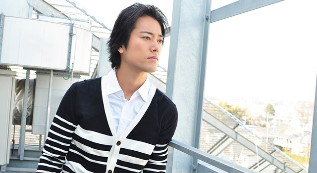 インタビュー 桐谷健太 アンチ予定調和 ライヴに身を置き 流れ続ける男の矜持 Cinemacafe Net