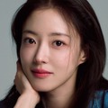 『赤い袖先』女優イ・セヨンが笑顔で食事を手渡し…無料給食所での“心温まる善行”が話題！ 画像