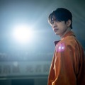 パク・ジニョン演じる“若返り”教祖が規格外パワー披露『ハイファイブ！』ポスター＆予告編 画像