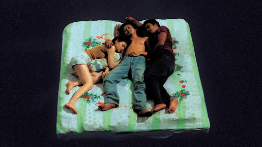 黒い眼のオペラ 1枚目の写真・画像