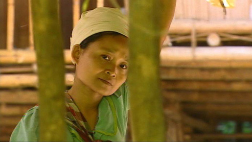 ビルマ、パゴダの影で 1枚目の写真・画像