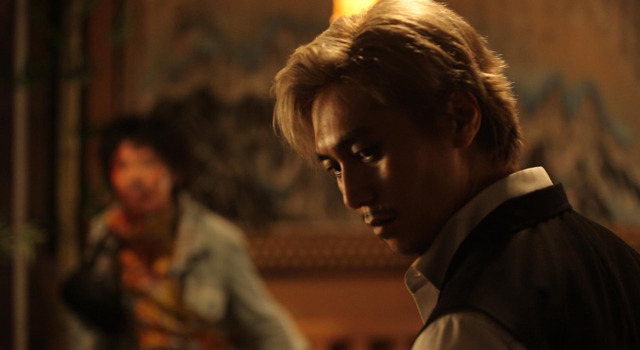 探偵ヨンゴン 義手の銃を持つ男 7枚目の写真・画像