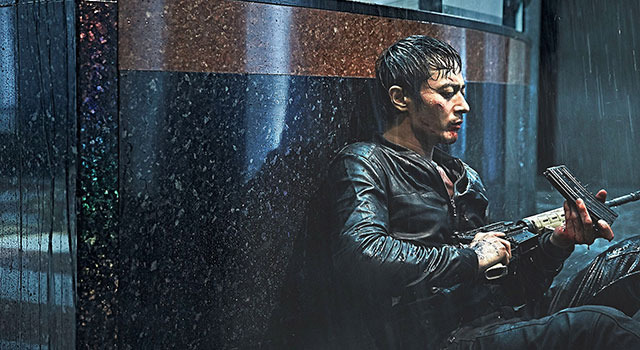 泣く男 2枚目の写真・画像