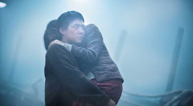 海にかかる霧 1枚目の写真・画像