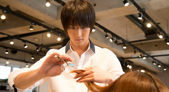 鏡の中の笑顔たち 1枚目の写真・画像