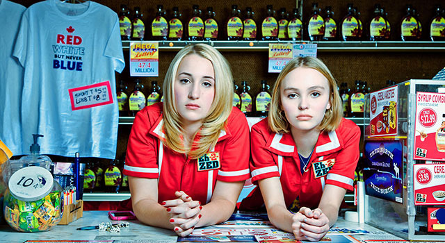 コンビニ・ウォーズ〜バイトJK VS ミニナチ軍団〜 1枚目の写真・画像