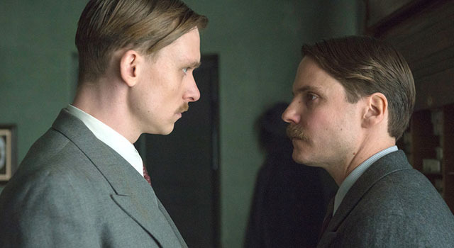 ヒトラーへの285枚の葉書 1枚目の写真・画像