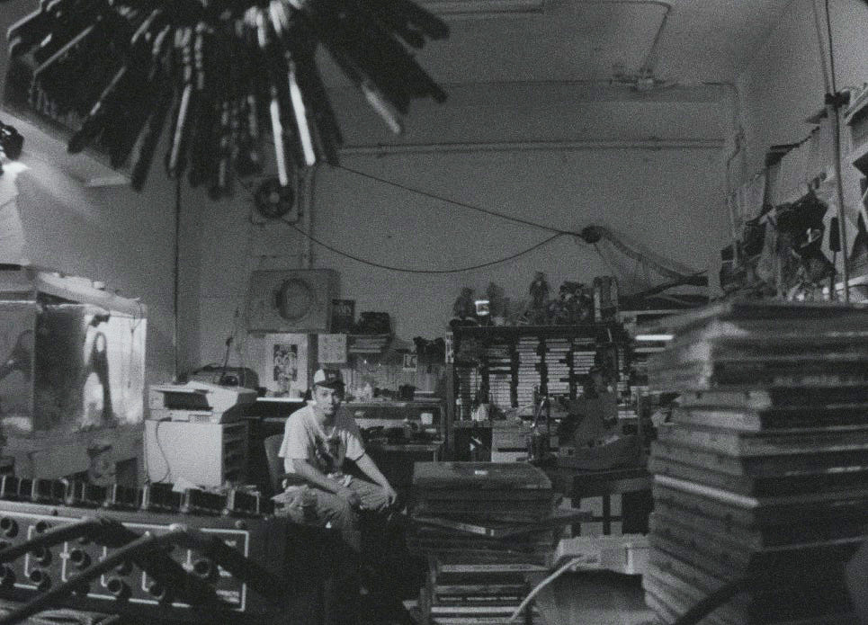 ファー・イースト・ベイビーズ 7枚目の写真・画像