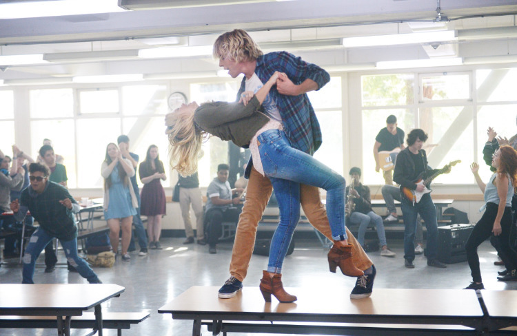 ステータス・アップデート 7枚目の写真・画像