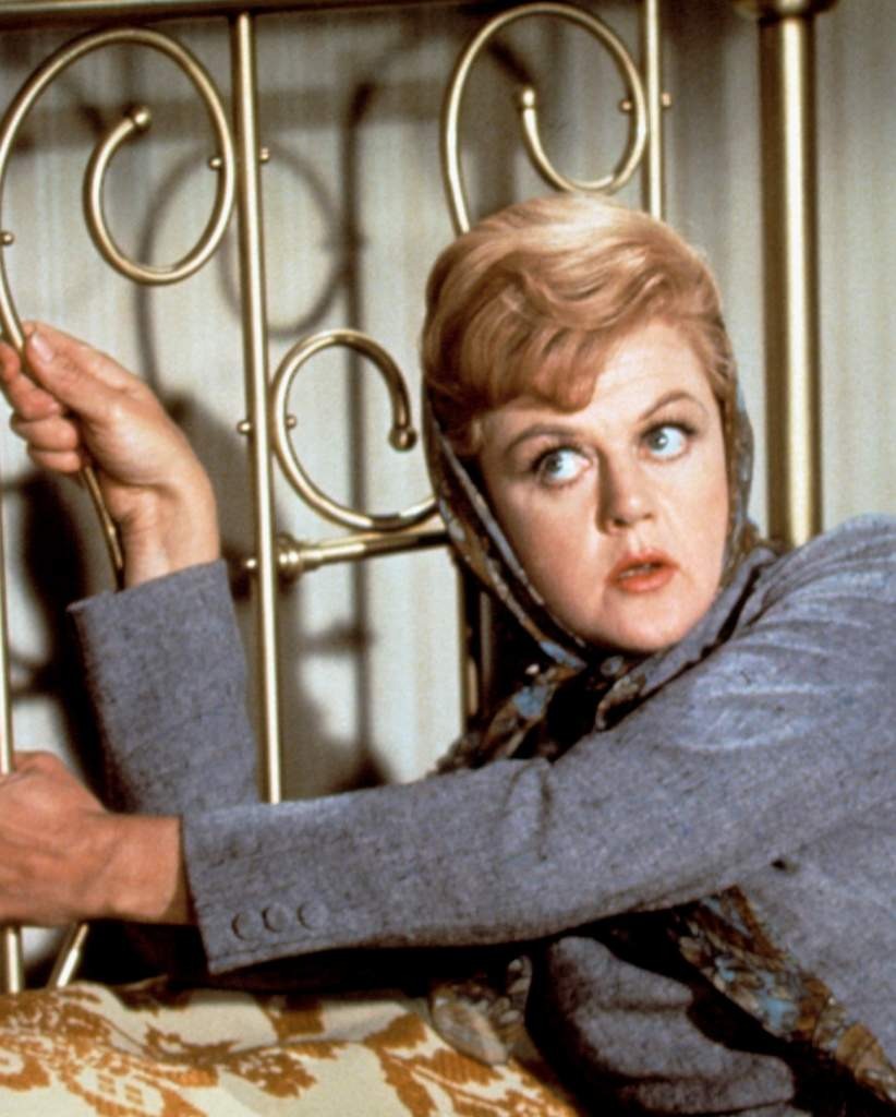 ベッドかざりとほうき(C)APOLLO