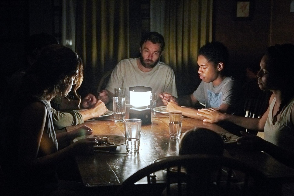 イット・カムズ・アット・ナイト 3枚目の写真・画像