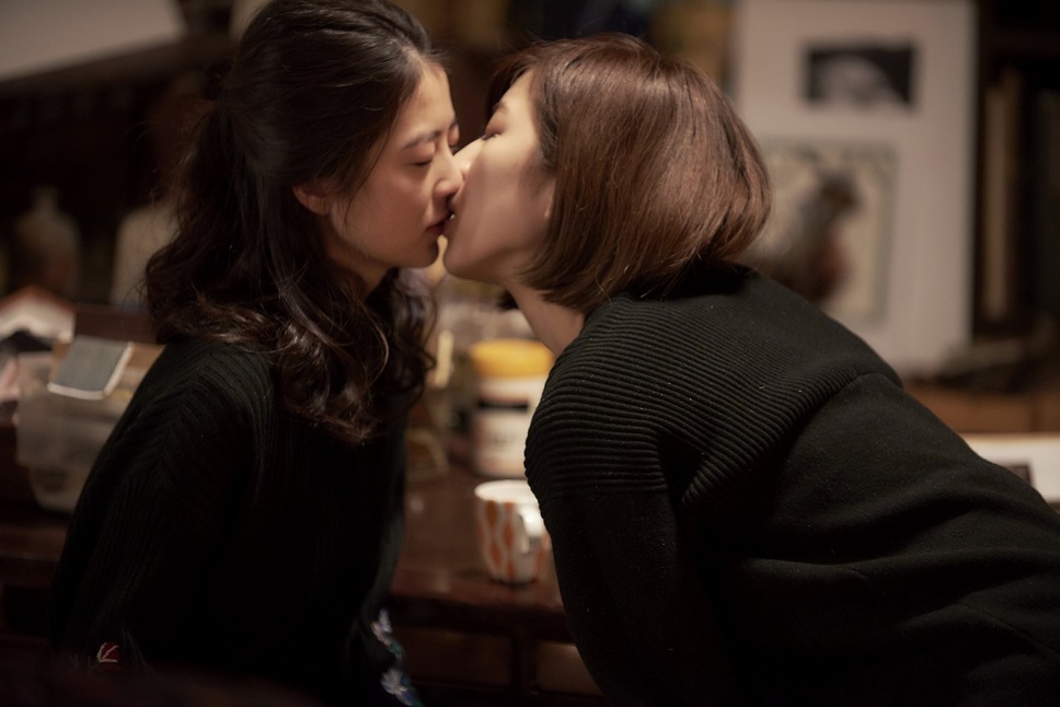 空の瞳とカタツムリ 2枚目の写真・画像