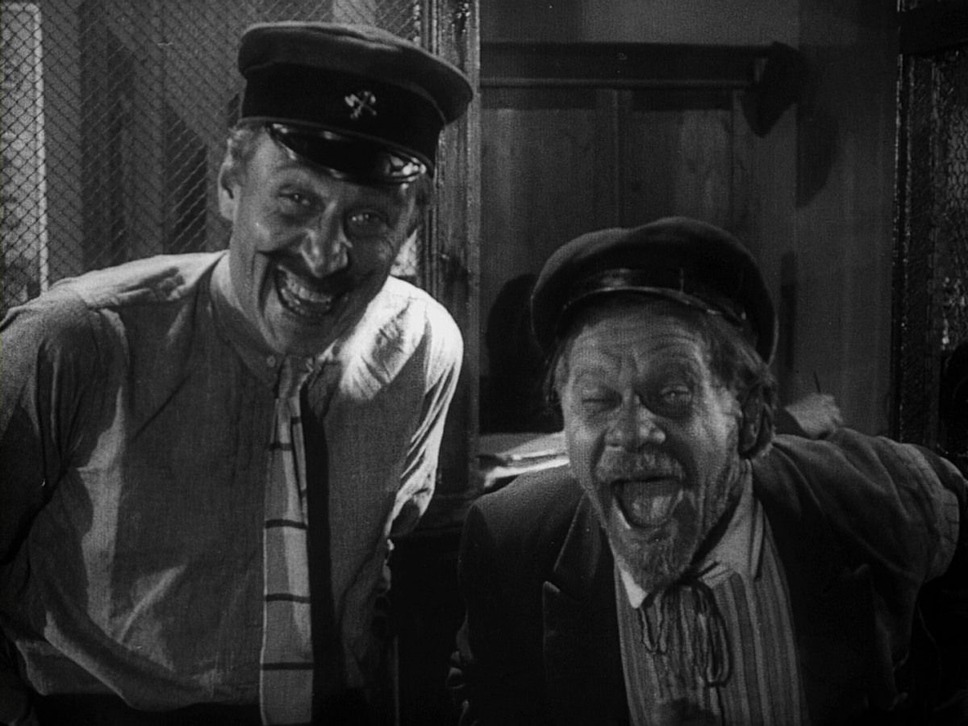 ストライキ(C)APOLLO