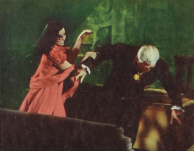 古城の亡霊(C)APOLLO