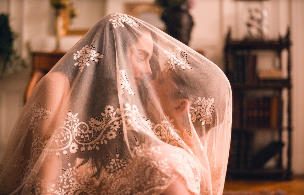 不実な女と官能詩人 2枚目の写真・画像