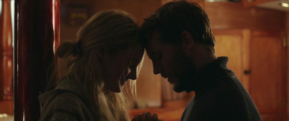 アドリフト 41日間の漂流 8枚目の写真・画像