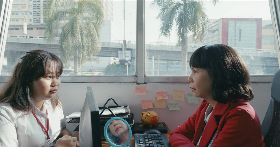 エクスキューズミー、ミス、ミス、ミス 1枚目の写真・画像