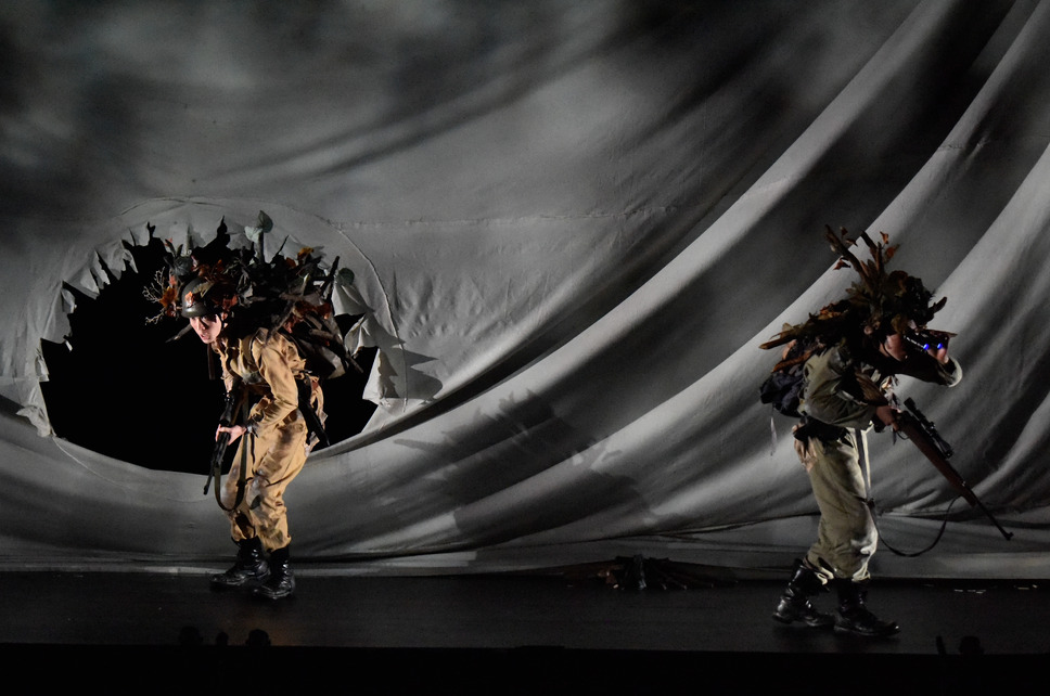 ボクの穴、彼の穴。The Enemy 17枚目の写真・画像